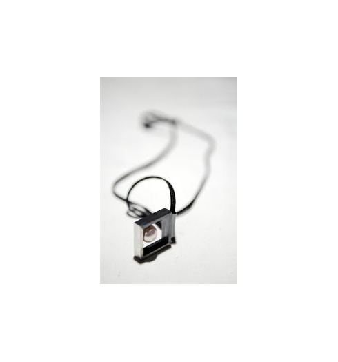 http://www.eblastshop.fr/916-productZoom/pendentif-quadra-perle-rose.jpg